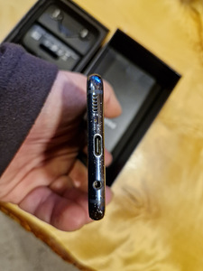 Samsung Galaxy S10e (5 foto / 6)