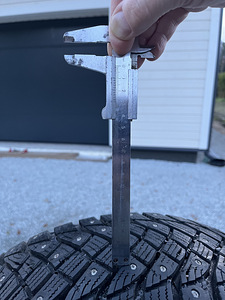 Goodyear UltraGrip Arctic 2, 215/50R17 (3 foto / 5)