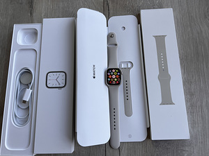 Apple Watch 7 41mm GPS+LTE Starlight (1 foto / 3)