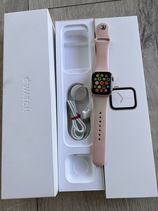 Apple Watch 4 40mm Gold GPS (1 foto / 2)