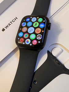 Apple Watch 8 41mm GPS+LTE Midnight (1 foto / 2)