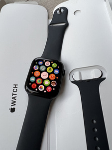 Apple Watch SE(2nd Gen) 44mm GPS (1 foto / 3)