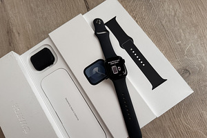 Apple Watch 9 41mm GPS Midnight (1 foto / 3)