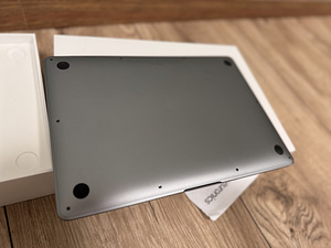 Apple MacBook Air M1 , 8GB , 256 GB (3 foto / 3)