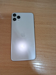 iPhone 11 Pro Max 64 GB Silver (2 foto / 7)