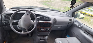 Chrysler Voyager 3.3 V6 116kw Atm (8 foto / 10)