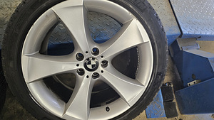Шины и диски BMW (3 фото из 5)