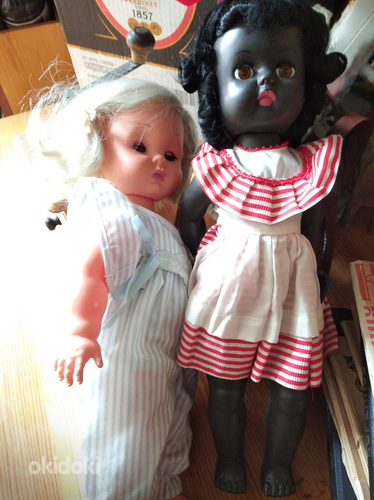 Коллекция старых кукол (фото #1)
