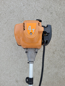 Neljataktiline trimmer. (6 foto / 8)