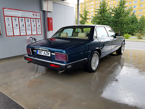 Jaguar xj40 Sovereign (3 foto / 5)