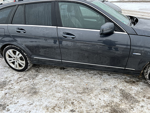 Продам машину (3 фото из 5)