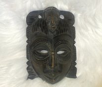 Aafrikast pärit mask täispuidust