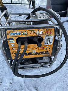 JCB BEAVER + HÜDRAULILINE PIIKVASAR (2 foto / 5)