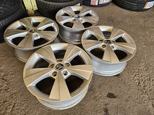 Skoda Original Veljed R 16 (1 foto / 5)