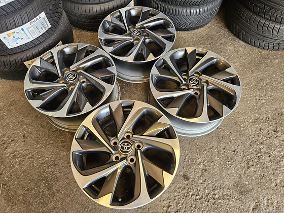 Toyota Original Veljed R 17