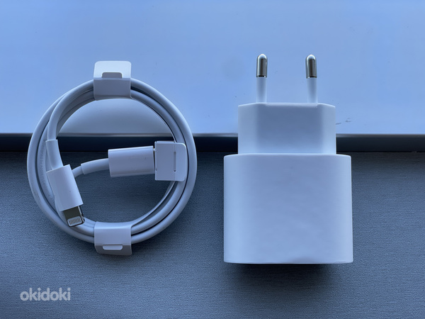 Зарядное устройство Apple 20W USB-C Power Adapter (фото #1)