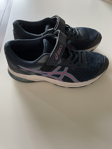 Кроссовки Asics 35 (2 фото из 6)
