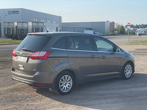 Ford Grand C-Max (3 foto / 14)