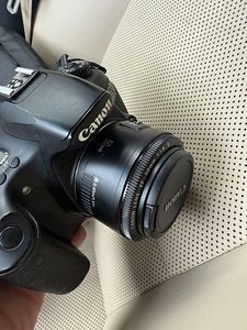 Canon EOS 60D kit + Canon 50mm (2 foto / 3)