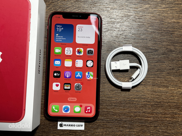 Apple iPhone 11 64gb, красный (фото #1)