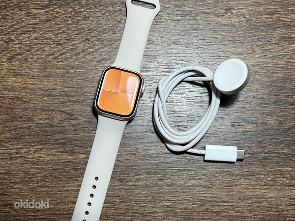 Apple Watch Series 9, 41 мм, серебристый GPS + LTE (фото #1)