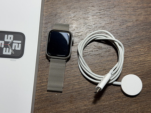 Apple Watch SE 2022, 2nd gen, 40mm, Silver GPS (2 foto / 3)