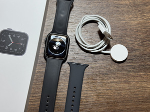 Apple Watch SE, 1st gen, 44mm, Space Grey GPS (3 foto / 3)