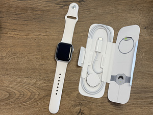 Apple Watch Series 9, 41mm, Starlight GPS (1 foto / 3)