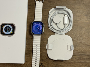Apple Watch Ultra 1st Gen, 49mm, Titanium Cellular + GPS