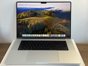 Apple Macbook M3 Pro 36gb/512gb (16-inch, 2023), Silver SWE (1 foto / 3)