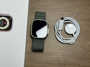 Apple Watch Ultra 1st Gen, 49mm, Titanium (2 foto / 3)