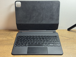 Apple iPad Magic Keyboard 11" SWE (1 foto / 3)