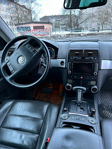 VW Touareg 3.0 2007 (8 foto / 10)