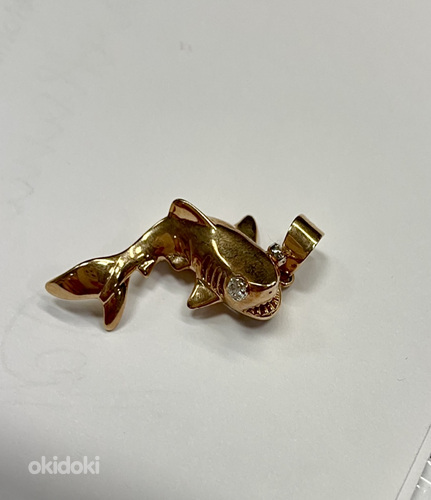 Своеобразный золотой кулон Акула (585/14К) (фото #3)