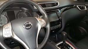 Nissan Qashqai 1,6 Xtronic Tekna 2 WD (3 foto / 5)
