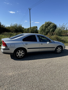 Volvo s60 (3 foto / 4)