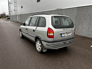 Opel zafira (2 foto / 5)