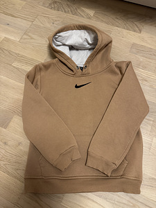 Nike (1 фото из 3)