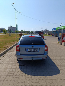 Skoda Octavia (5 фото из 9)