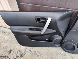 Nissan qashqai +2 uksepolstrid koos aknalülitid (4 foto / 8)