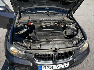 БМВ 320 Автомат 2006 (14 фото из 15)