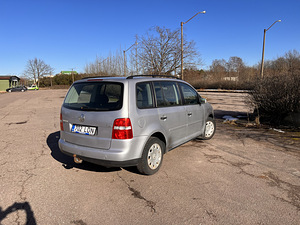 Volkswagen Touran 2006 (4 foto / 9)