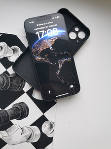 iPhone 13 черный/розовый (1 фото из 4)