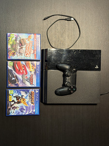 Mängukonsool Playstation 4 + 3 mängu (1 foto / 1)