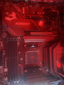 Msi b550 gaming Carbon wifi (1 foto / 3)