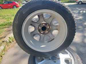Volvo Valuveljed 5X108 R16, 205/55 naastrehvidega DOT 4219 (4 foto / 8)
