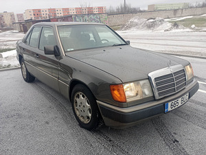 Мерседес Бенц 300D (1 фото из 9)