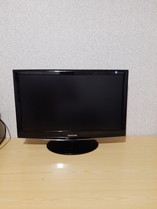 23.6" Monirot Samsung SyncMaster 2433LW, 1920x1080, TN (1 foto / 3)