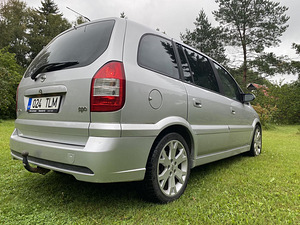 Opel Zafira OPC (4 foto / 9)