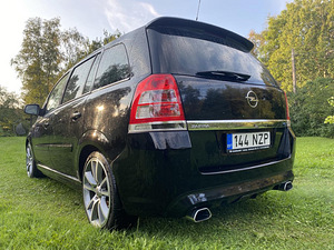 Opel Zafira OPC (7 foto / 8)
